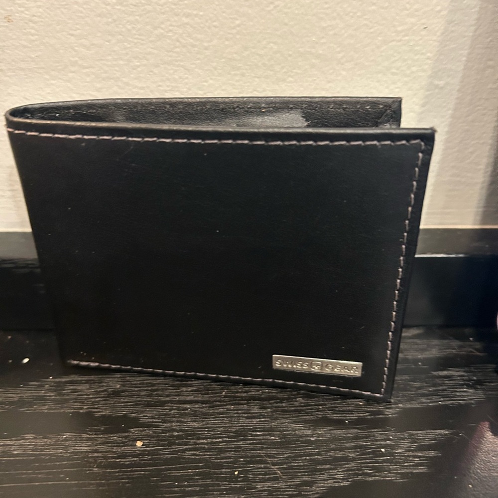 Swiss Gear Black Leather Wallet